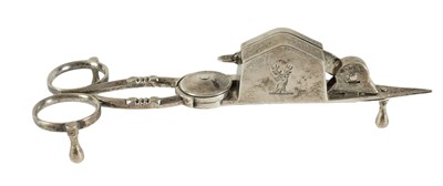 Lot 243 - A PAIR OF GEORGE III SILVER WICK TRIMMERS/CANDLE SNUFFERS