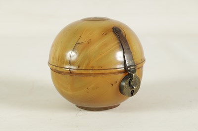 Lot 1120 - AN UNUSUAL GEORGE III HORN GLOBULAR TEA CADDY