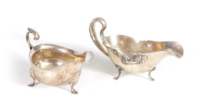 Lot 354 - A GEORGE V LARGE SILVER SAUCE BOAT