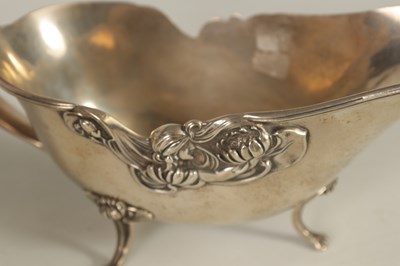 Lot 354 - A GEORGE V LARGE SILVER SAUCE BOAT