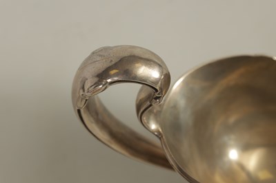 Lot 354 - A GEORGE V LARGE SILVER SAUCE BOAT