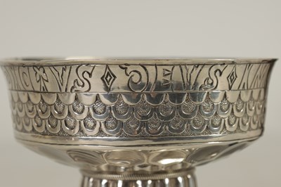 Lot 334 - AN EARLY 20TH-CENTURY TUDOR REVIVAL SILVER FOOTED CUP
