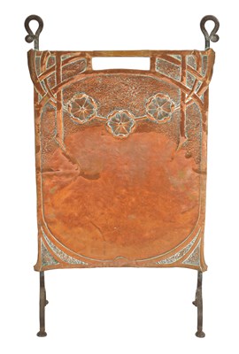 Lot 552 - AN ARTS AND CRAFTS COPPER AND STEEL FIRE SCREEN