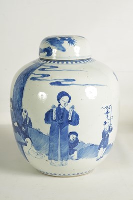 Lot 198 - A LARGE 19TH CENTURY CHINESE PORCELAIN BLUE AND WHITE GINGER JAR AND COVER