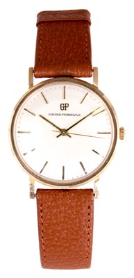 Lot 292 - A GENTLEMAN'S VINTAGE 9 CARAT GOLD WRISTWATCH...