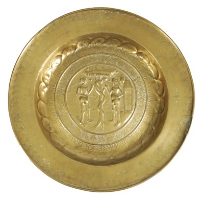 Lot 537 - AN EARLY 17TH CENTURY NUREMBERG BRASS ALMS DISH