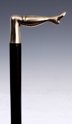 Lot 293 - AN EARLY 20th CENTURY NOVELTY WALKING STICK...