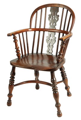 Lot 1000 - A 19TH CENTURY YEW-WOOD NOTTINGHAMSHIRE LOW BACK WINDSOR CHAIR