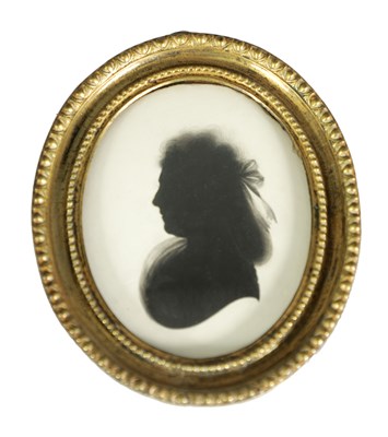 Lot 689 - MIERS AN EARLY 19TH CENTURY OVAL BUST SILHOUETTE PORTRAIT ON PLASTER