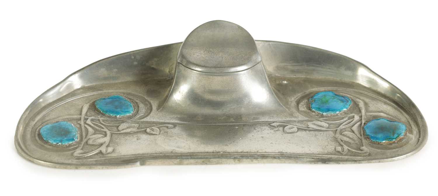 Lot 572 - AN ARTS AND CRAFTS TUDRIC PEWTER PEN AND INK STAND