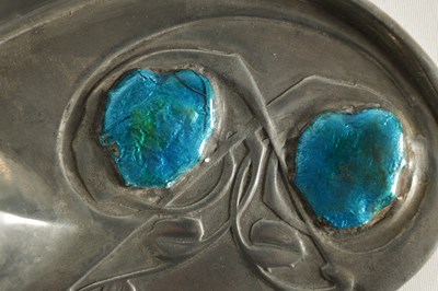 Lot 572 - AN ARTS AND CRAFTS TUDRIC PEWTER PEN AND INK STAND