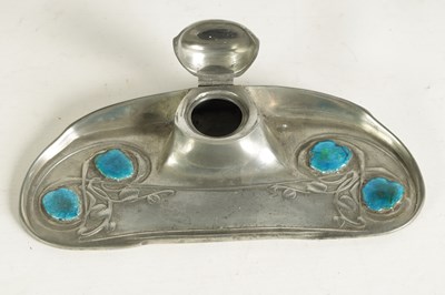 Lot 572 - AN ARTS AND CRAFTS TUDRIC PEWTER PEN AND INK STAND