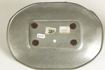 Lot 550 - A STYLISH ARTS AND CRAFTS LIBERTY & Co SHAPED RECTANGULAR PEWTER DISH WITH RAISED HANDLE