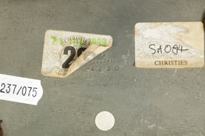 Lot 550 - A STYLISH ARTS AND CRAFTS LIBERTY & Co SHAPED RECTANGULAR PEWTER DISH WITH RAISED HANDLE