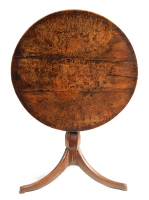 Lot 961 - AN 18TH CENTURY BURR ELM CIRCULAR TILT TOP TABLE