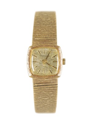 Lot 213 - A 9CT YELLOW GOLD LONGINES LADIES WRISTWATCH