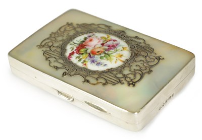 Lot 254 - A GEORGE V SILVER AND MOTHER OF PEARL LADIES CIGARETTE CASE