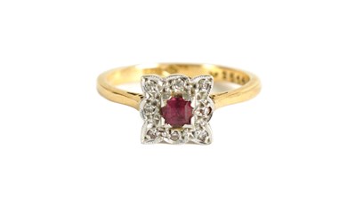 Lot 203 - AN 18CT YELLOW GOLD, DIAMOND AND RUBY SET LADIES RING