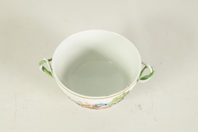 Lot AN EARLY/MID 19TH CENTURY DOCCIA, ITALY PORCELAIN TWO-HANDLED BOWL AND COVER