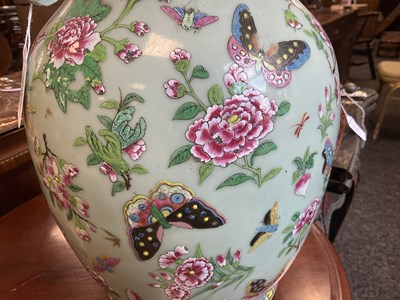 Lot 179 - A GOOD PAIR OF 19TH CENTURY CHINESE TWO-HANDLED TAPERED VASES