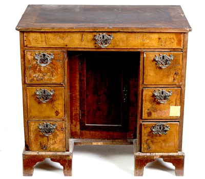 Lot 939 - AN EARLY 18TH CENTURY WALNUT KNEEHOLE DESK