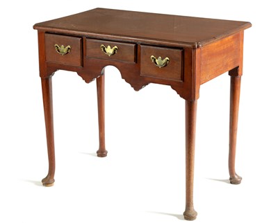 Lot 1017 - A GEORGE II MAHOGANY LOWBOY