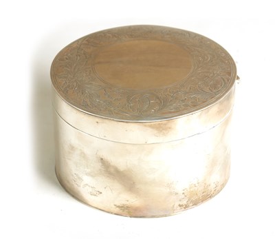 Lot 257 - A GEORGE III .930 HALLMARKED DUTCH CIRCULAR SILVER BOX