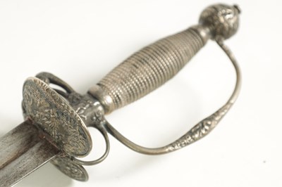 Lot 510 - AN 18TH CENTURY SILVER HILTED ENGLISH SHORT SWORD