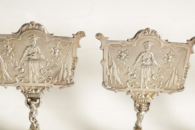 Lot 390 - A SET OF EIGHT LATE 19TH CENTURY CONTINENTAL SILVER MENU HOLDERS