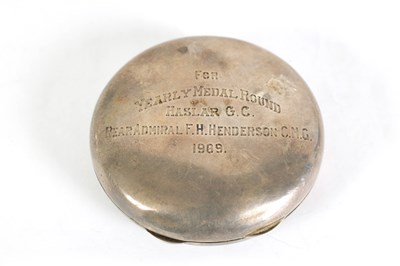 Lot 312 - AN UNUSUAL EDWARDIAN SILVER POCKET GOLF CLEANER