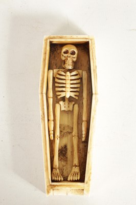 Lot 578 - A 19TH CENTURY BONE MINIATURE COFFIN