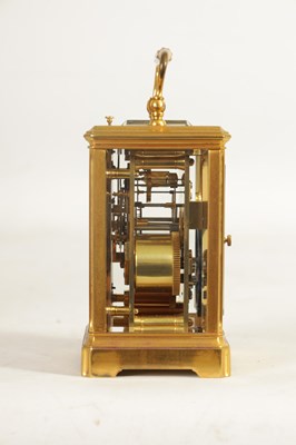 Lot 727 - A GOOD LATE 19TH CENTURY FRENCH GILT BRASS REPEATING CARRIAGE CLOCK WITH ORIGINAL LEATHER CARRYING CASE