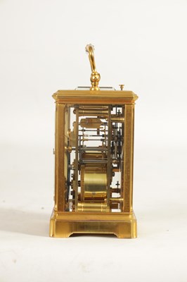 Lot 727 - A GOOD LATE 19TH CENTURY FRENCH GILT BRASS REPEATING CARRIAGE CLOCK WITH ORIGINAL LEATHER CARRYING CASE