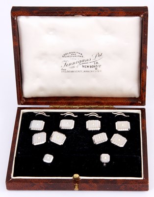 Lot 136 - A 9CT WHITE GOLD, MOTHER OF PEARL AND PEARL...