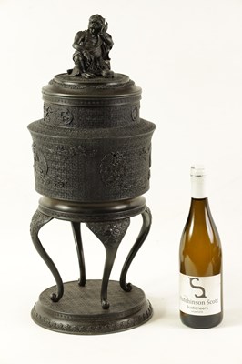 Lot 152 - A LARGE MEIJI PERIOD JAPANESE BRONZE KORO AND COVER