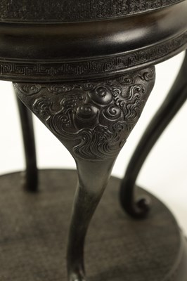 Lot 152 - A LARGE MEIJI PERIOD JAPANESE BRONZE KORO AND COVER