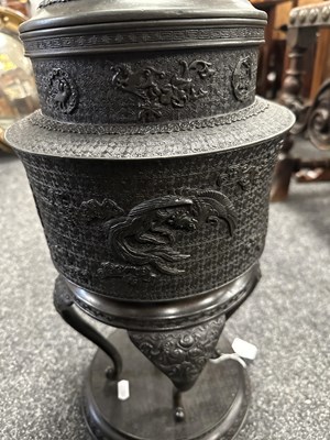 Lot 152 - A LARGE MEIJI PERIOD JAPANESE BRONZE KORO AND COVER