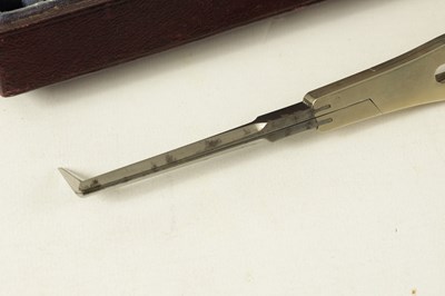 Lot 405 - A CASED ADJUSTABLE PROPORTIONAL SILVERED COMPASS BY W.F. STANLEY, LONDON