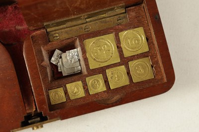 Lot 420 - A LATE GEORGIAN PORTABLE DIAMOND SCALE BY W. & T. AVERY, BIRMINGHAM