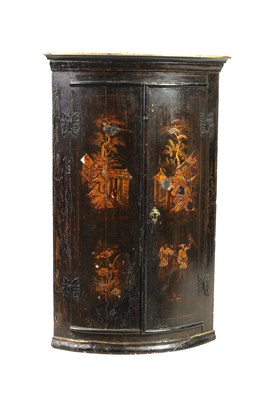 Lot 1039 - AN EARLY 18TH CENTURY BLACK LACQUER AND CHINOISERIE DECORATED BOWFRONT HANGING CORNER CUPBOARD