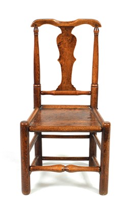 Lot 1088 - A GEORGIAN ELM WOOD COUNTRY CHAIR