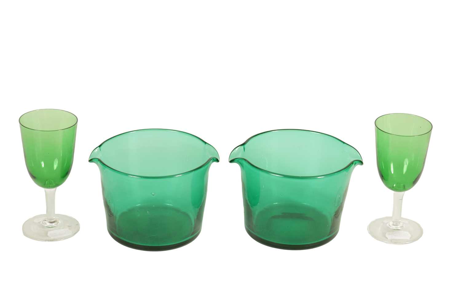 Lot 26 - A PAIR OF LATE GEORGIAN BRISTOL GREEN WINE RINSERS AND LATER GLASSES
