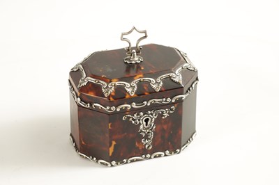 Lot 894 - A GEORGIAN STYLE TORTOISESHELL AND SILVER MOUNTED TEA CADDY