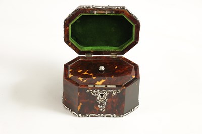 Lot 894 - A GEORGIAN STYLE TORTOISESHELL AND SILVER MOUNTED TEA CADDY