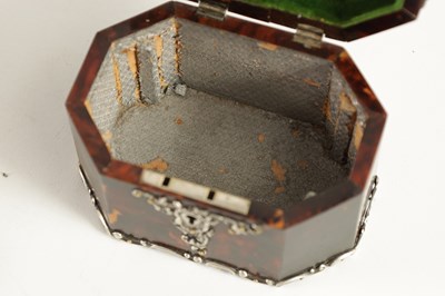 Lot 894 - A GEORGIAN STYLE TORTOISESHELL AND SILVER MOUNTED TEA CADDY