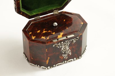 Lot 894 - A GEORGIAN STYLE TORTOISESHELL AND SILVER MOUNTED TEA CADDY