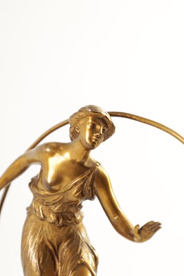 Lot 520 - AN ART DECO GILT BRONZE FIGURE GROUP