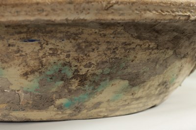 Lot 97 - A 17TH CENTURY SPANISH TERRACOTTA CHARGER