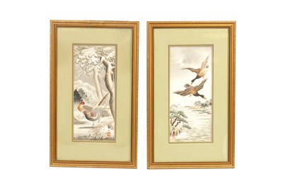 Lot 219 - A PAIR OF MEIJI PERIOD JAPANESE WATERCOLOURS