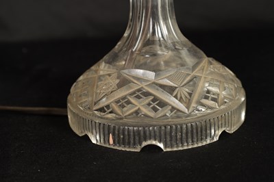 Lot 2 - AN EARLY 20TH CENTURY CUT GLASS TABLE LAMP